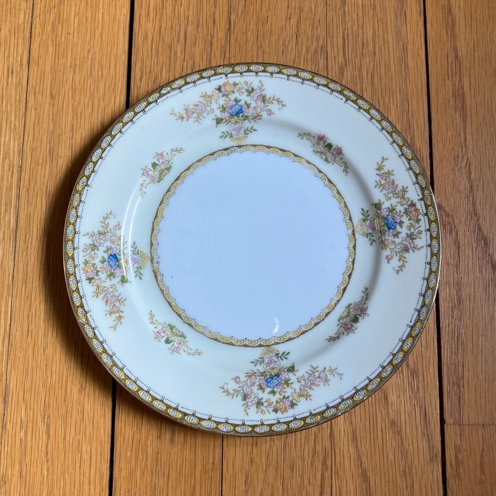 Royal Embassy China Fresno - plate. Diameter 8”.